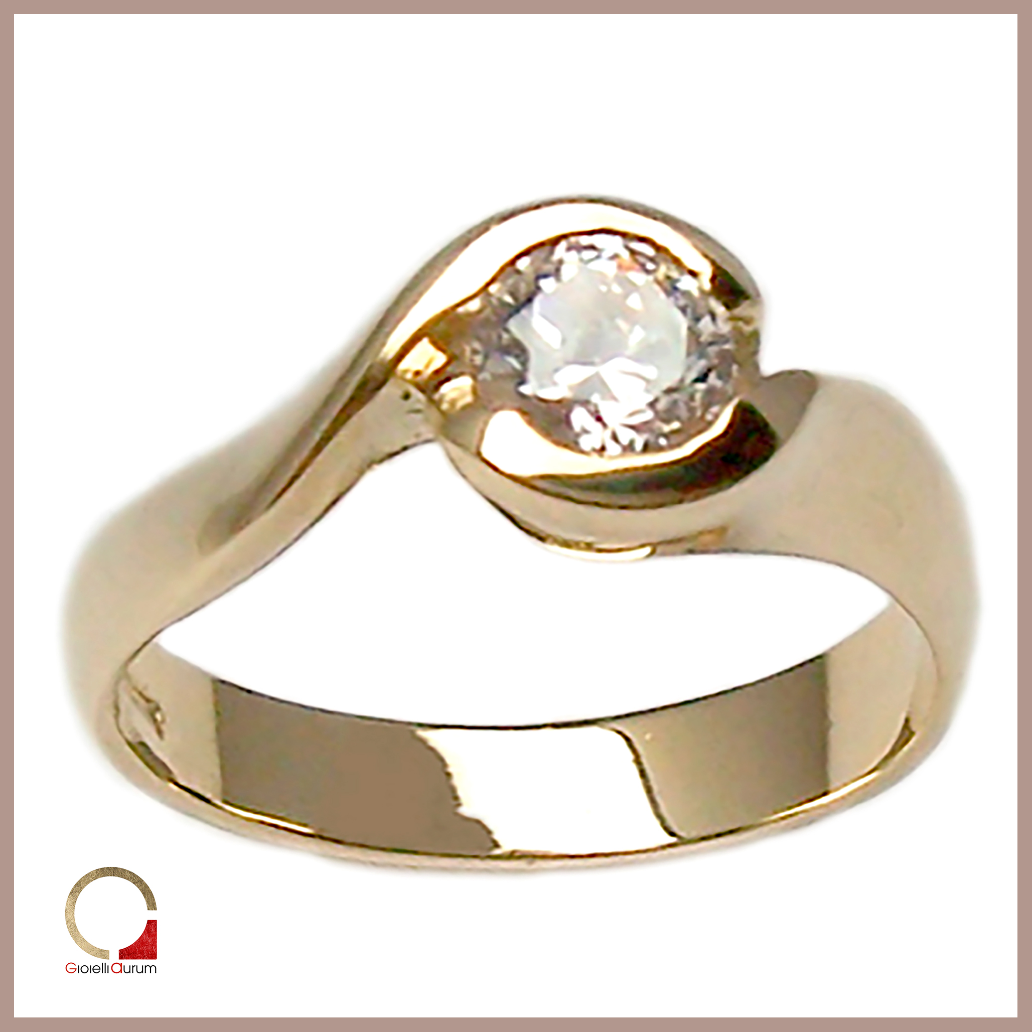 Anillo Solitario de Mujer de Oro Amarillo 18kt con Diamante